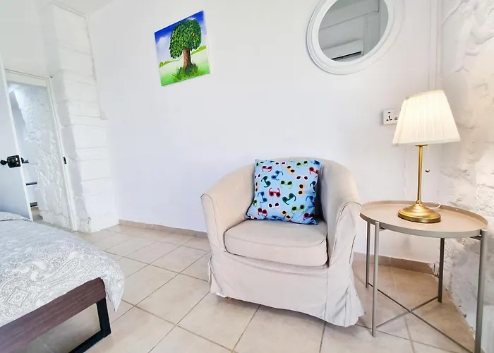 Aladdin's Hostel Larnaca