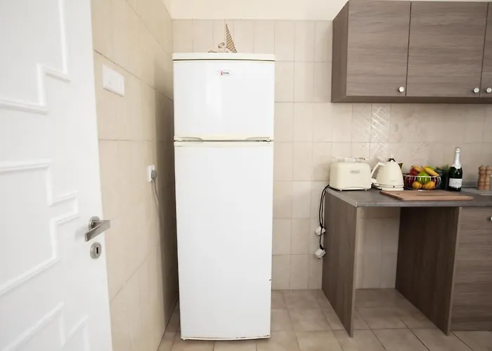 Aladdin's Hostel Larnaca