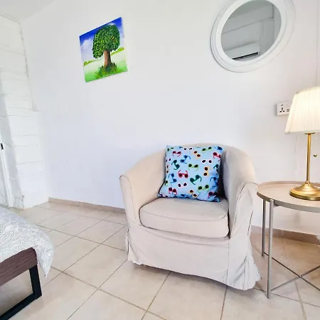 Aladdin's Hostel Larnaca